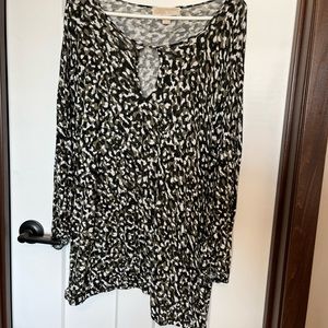 Michael Kors knit shirt, olive and black print  EUC Size 3X